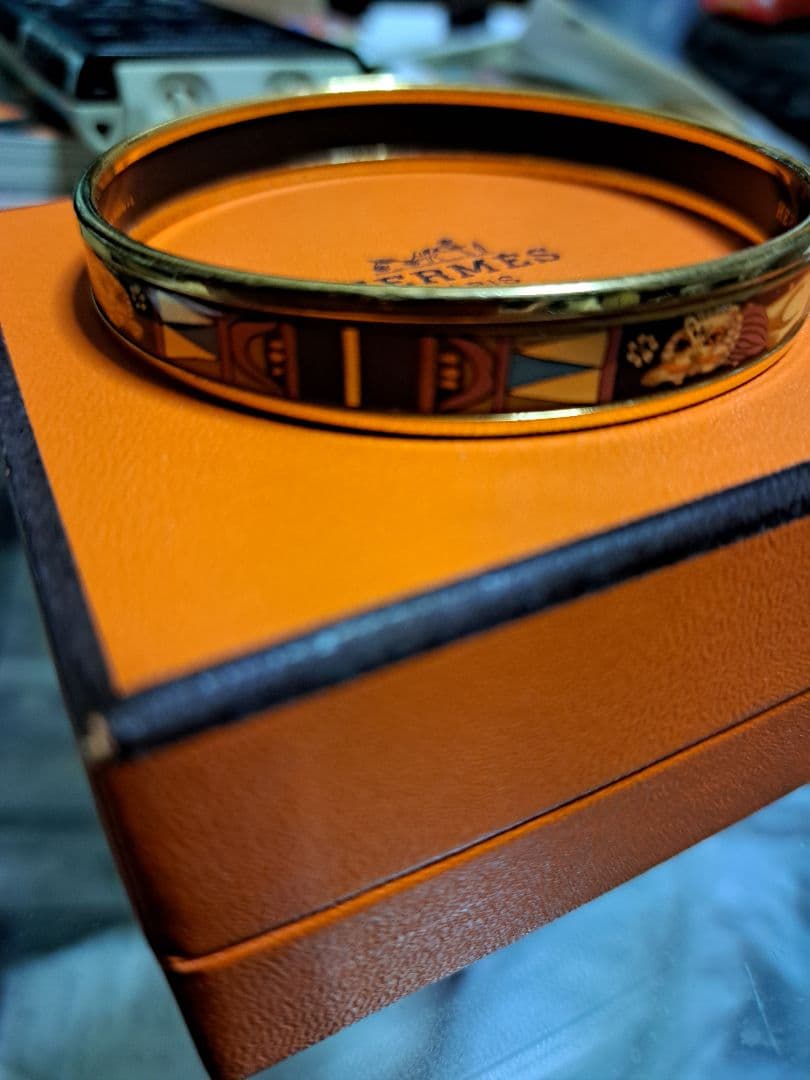 モグラのおじさん 希少！HERMES エマイユPM バングル 猫