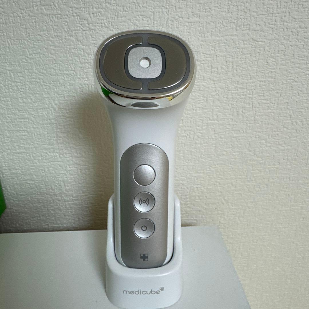 medicube 美顔器 充電スタンド付き