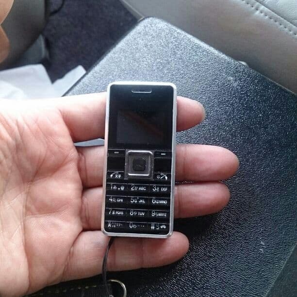 元Willcomのストラップフォン