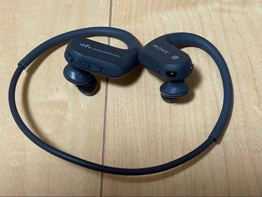 ソニー ヘッドホン一体型ウォークマン NW-WS623