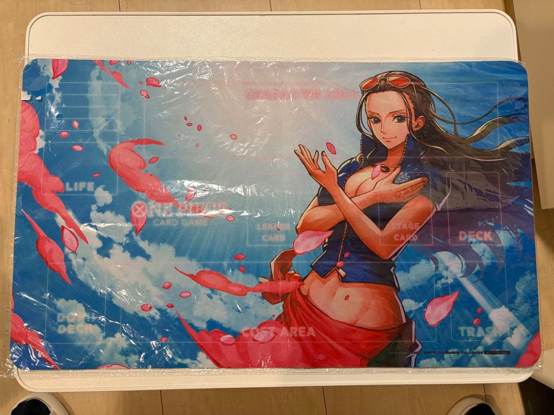 【新品未使用】ワンピース プレイマット ロビン台湾限定