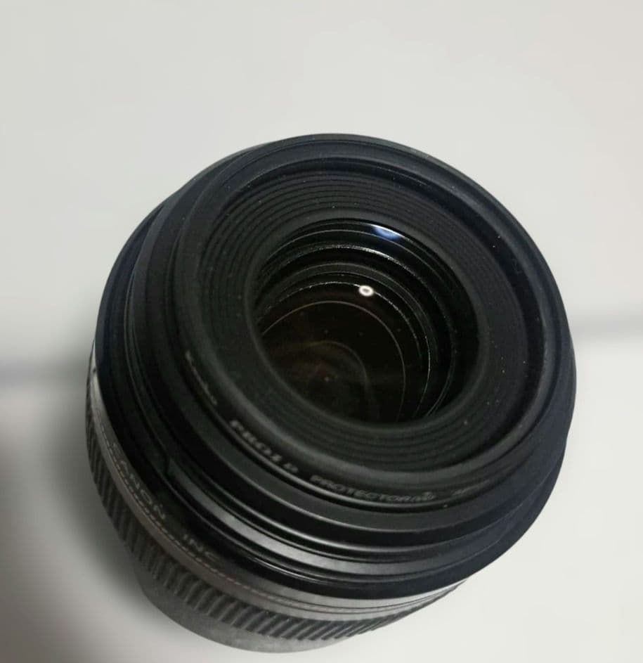 Canon EFS 60mm f/2.8 Macro USM　美品 付属品あり！