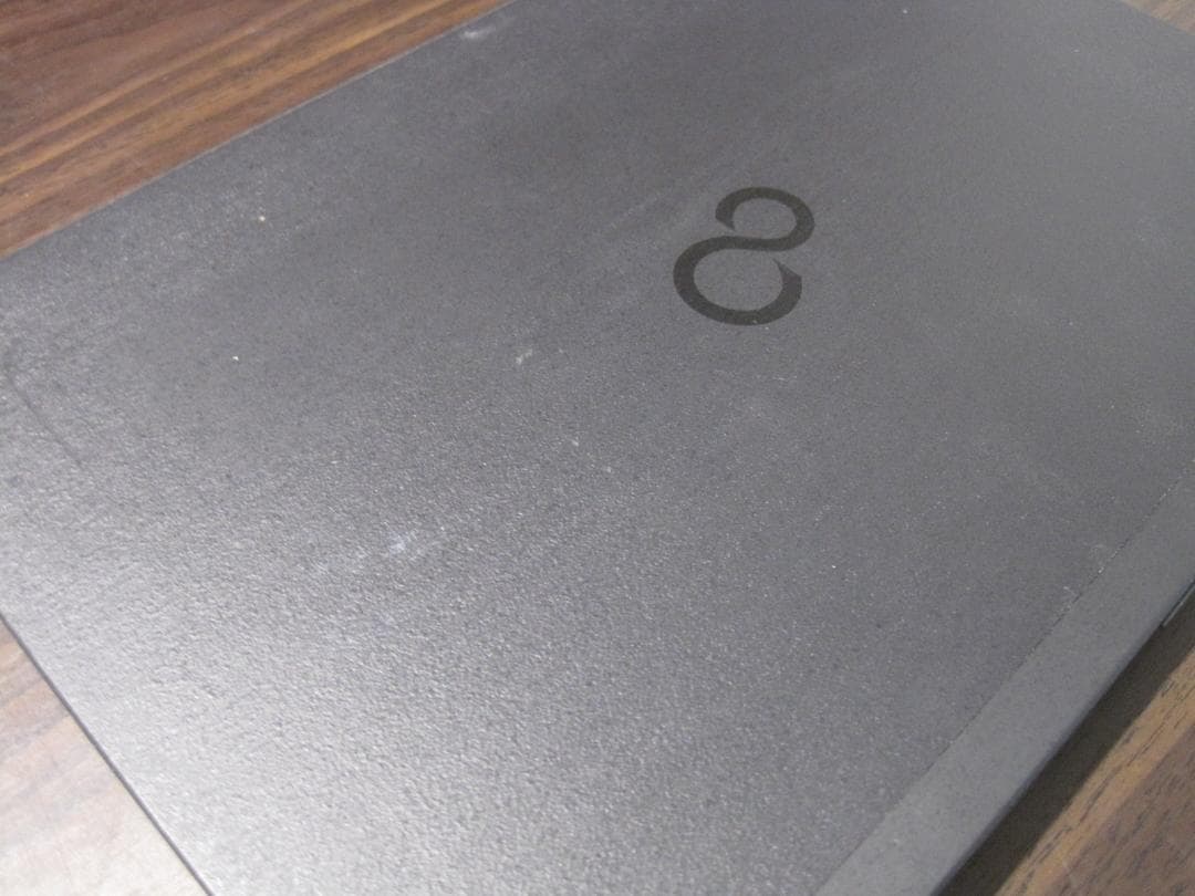 軽量761g！Corei5-7200U LIFEBOOK UH75/B1