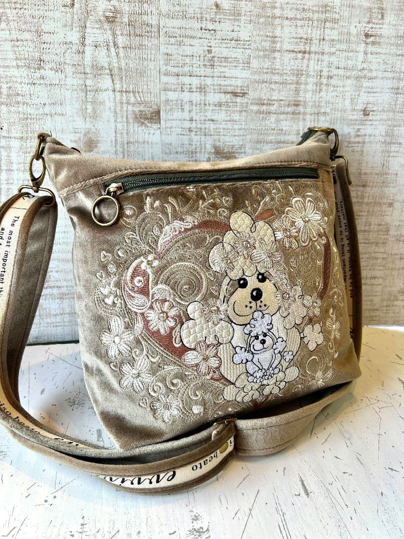 ＊wasabi様リクエスト品＊ロラライハリス♡カーキブラウンベロアショルダー