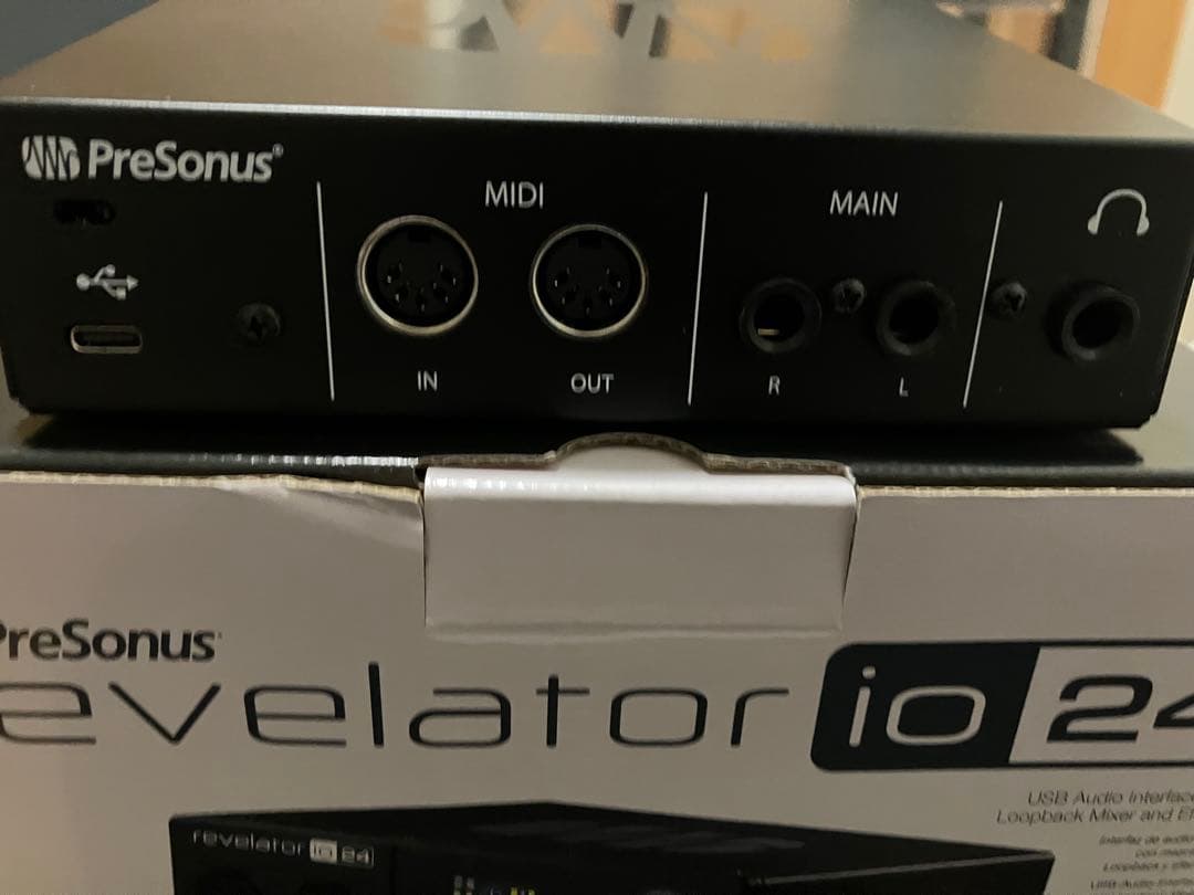 PreSonus revelator io 24 本体