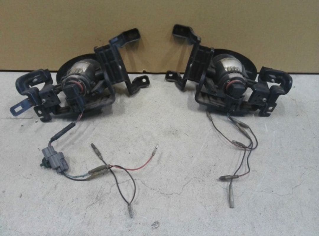 ステップワゴンrk5 純正メッキフォグガーニッシュ