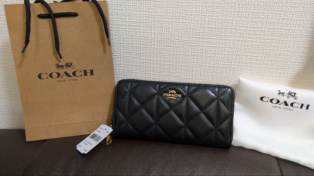 ◇新品未使用COACH キルティング ブラック長財布