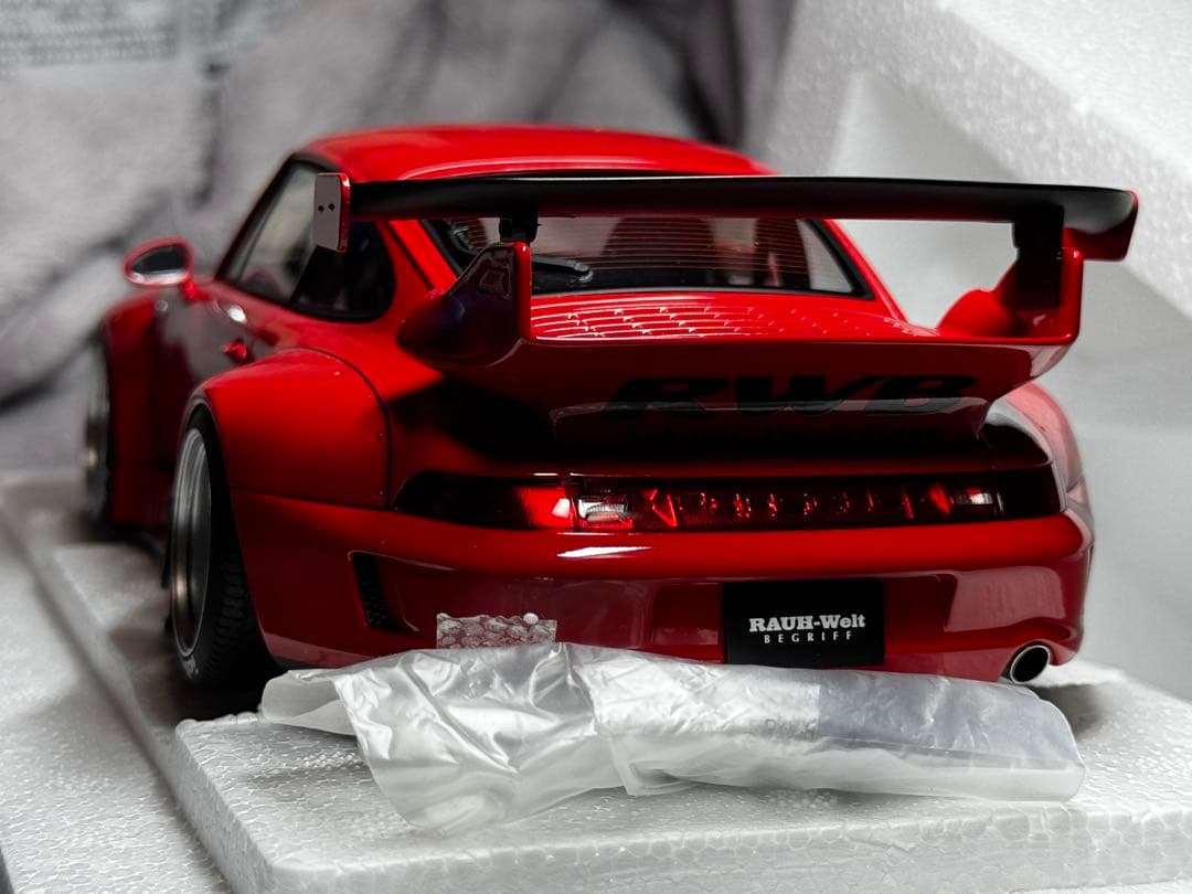 RWB 993 レッド/ガンメタル 1/18