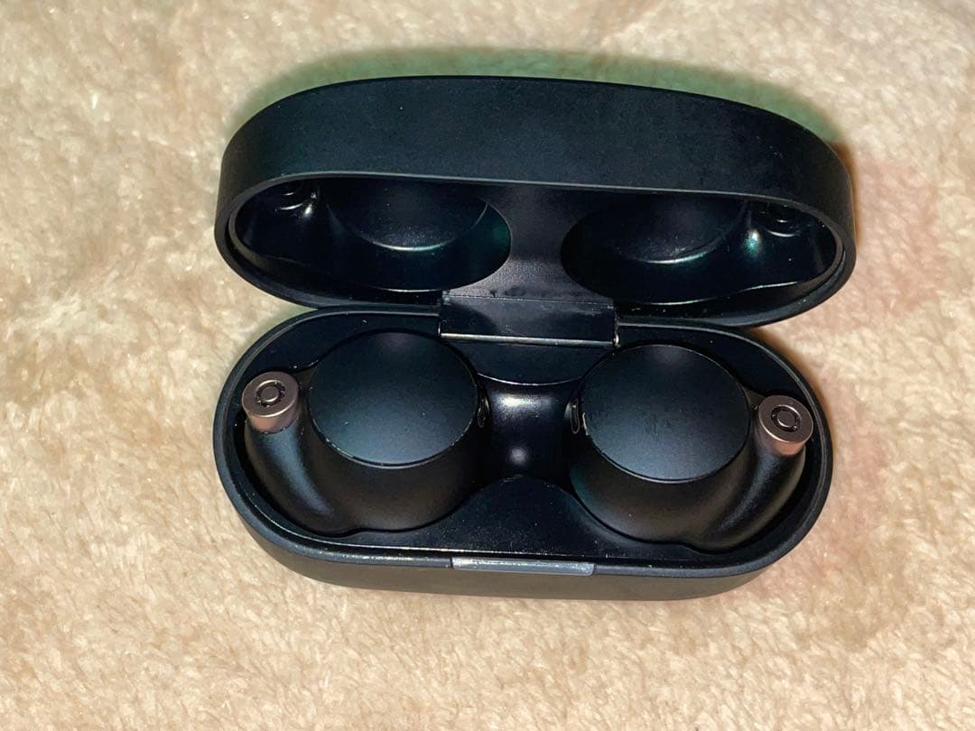 [美品］SONY WF-1000XM4 イヤホン 左右 両耳 本体 充電器