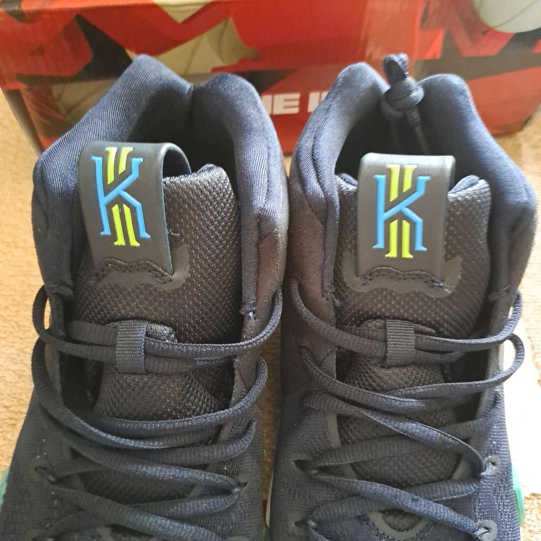 Kyrie Irving バスケットボールシューズ ネイビー