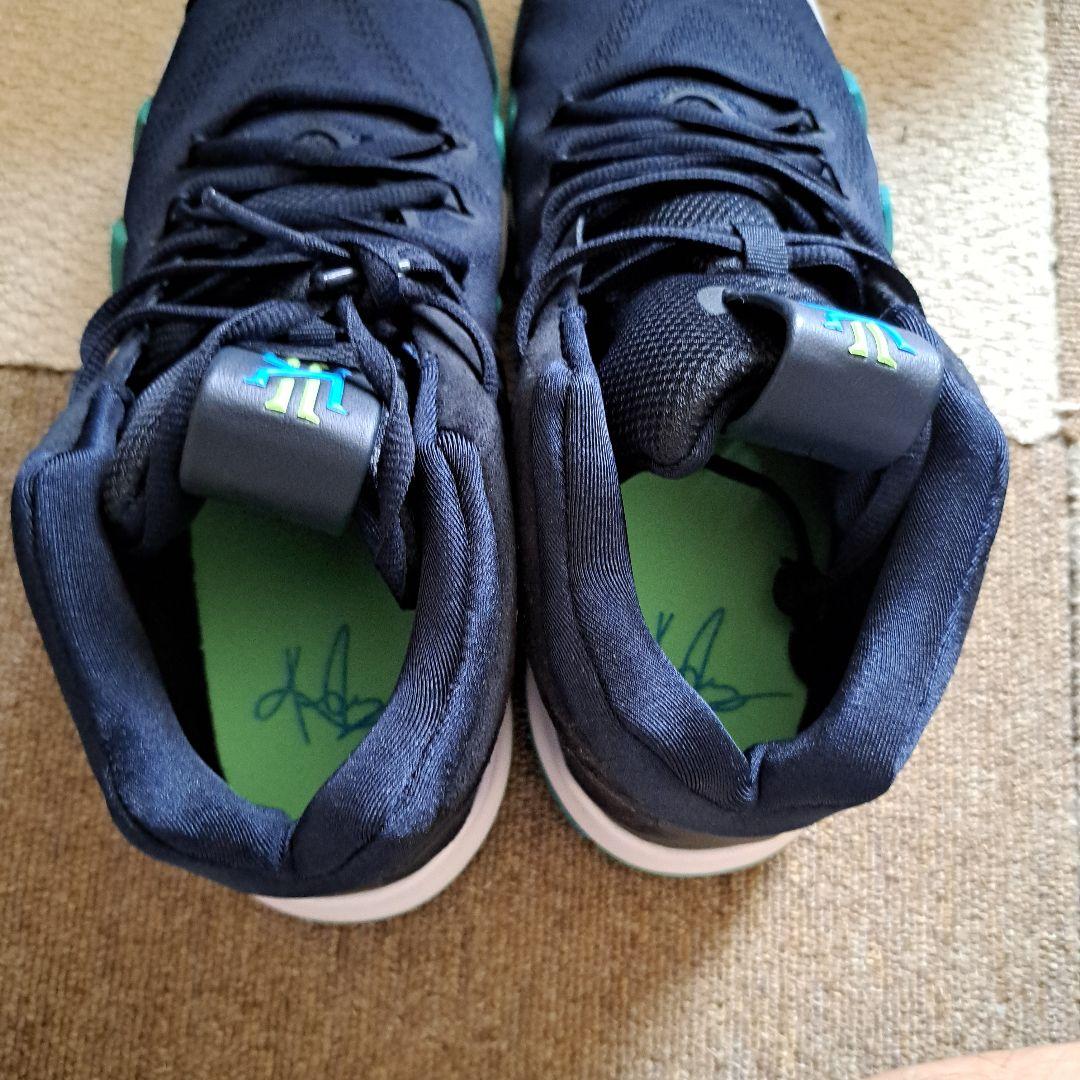 Kyrie Irving バスケットボールシューズ ネイビー