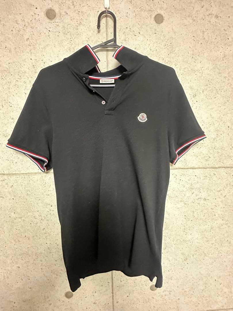 MONCLER ブラック 半袖ポロシャツ