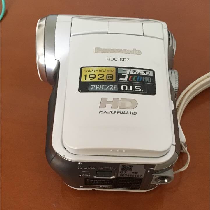 ビデオカメラ panasonic HDC-sd7 white