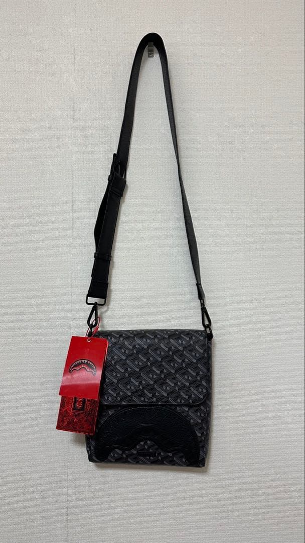 spraygroundショルダーバッグ