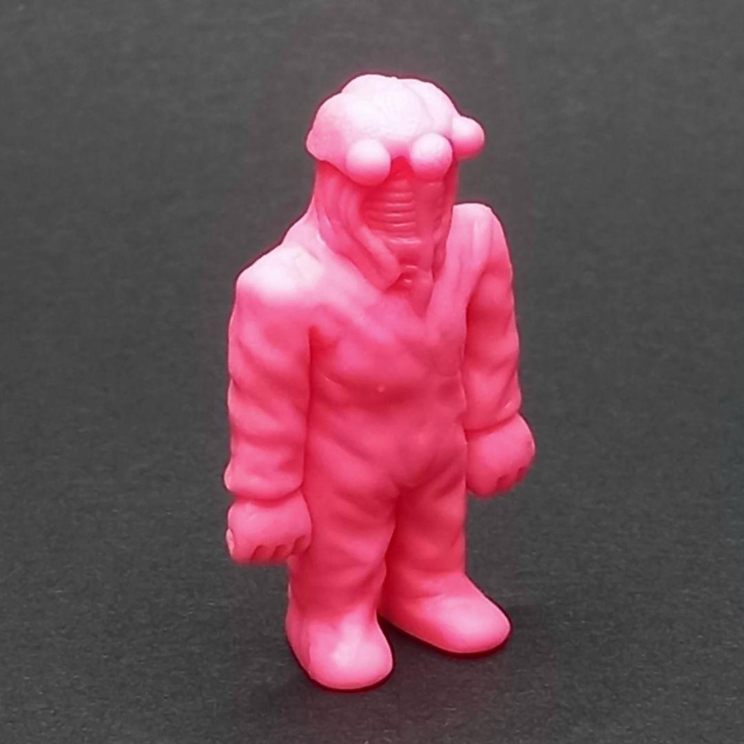 【セミ人間 】濃い桃色　ウルトラ 怪獣 消しゴム 特撮 当時もの