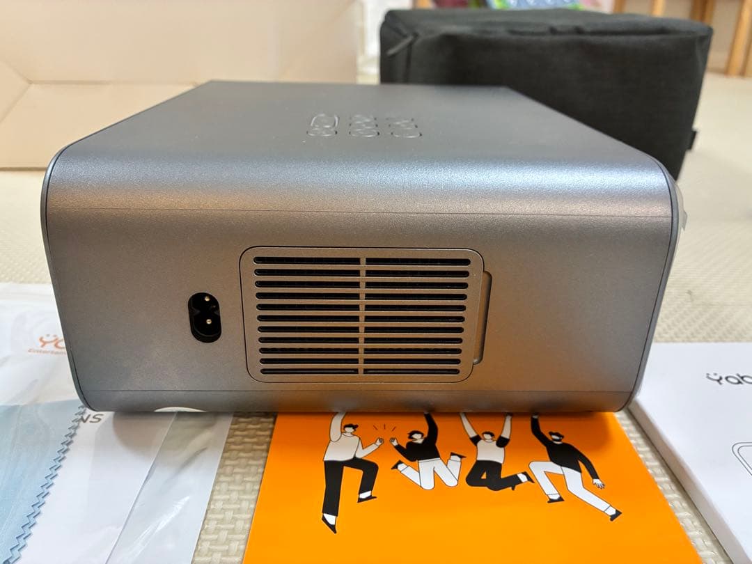 プロジェクター yaber v9 美品 天吊り金具付き