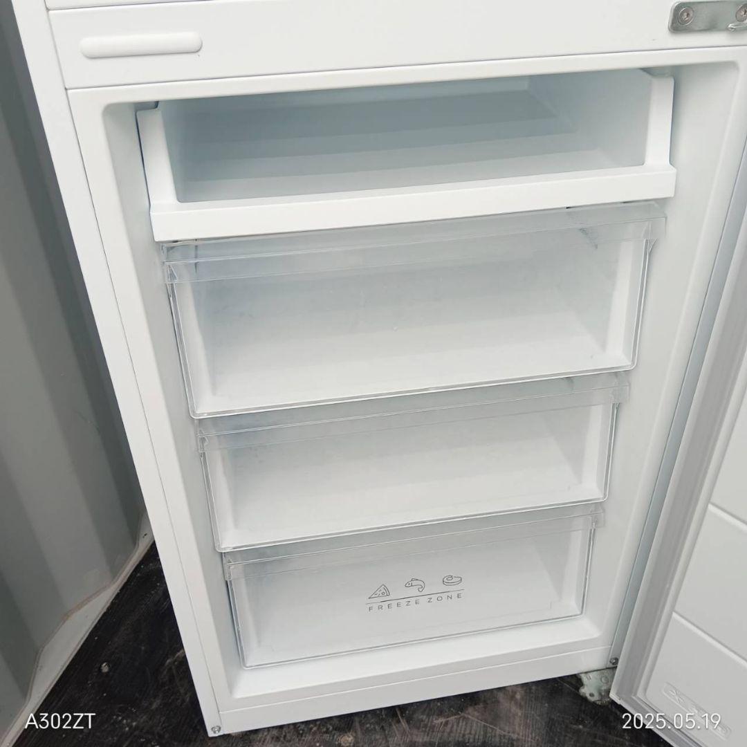 9081◀送料設置無料 ニトリ　大型冷蔵庫　最新モデル　274L