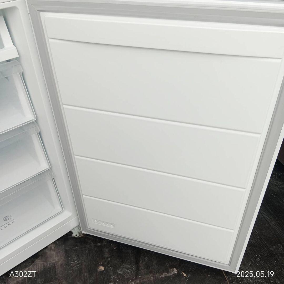 9081◀送料設置無料 ニトリ　大型冷蔵庫　最新モデル　274L