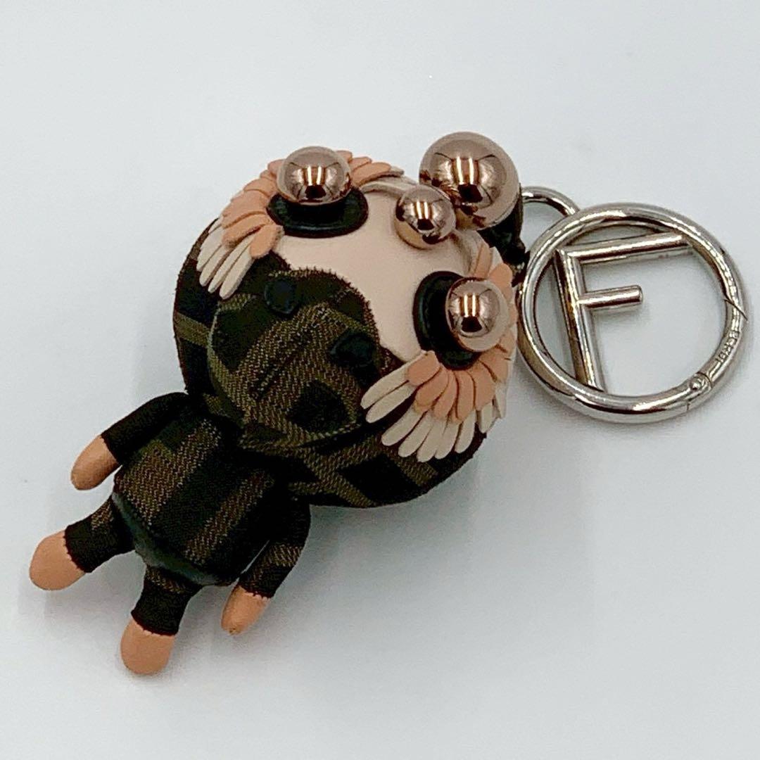 美品 フェンディ スペースモンキー ズッカ柄 FF キーホルダー バッグチャーム