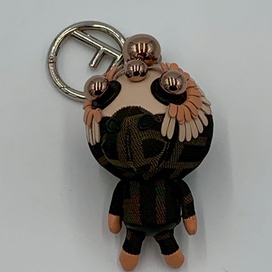 美品 フェンディ スペースモンキー ズッカ柄 FF キーホルダー バッグチャーム