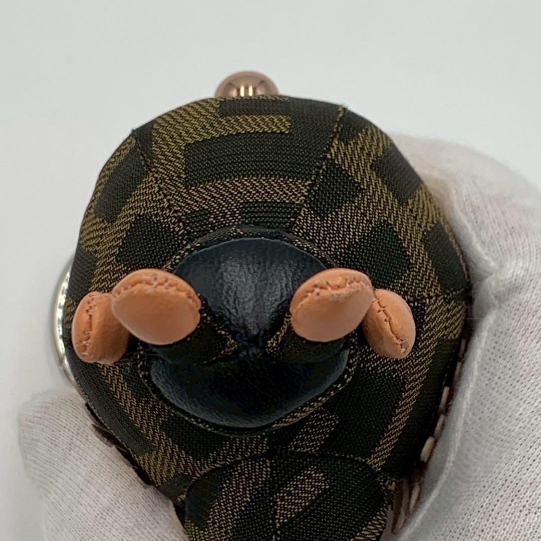 美品 フェンディ スペースモンキー ズッカ柄 FF キーホルダー バッグチャーム