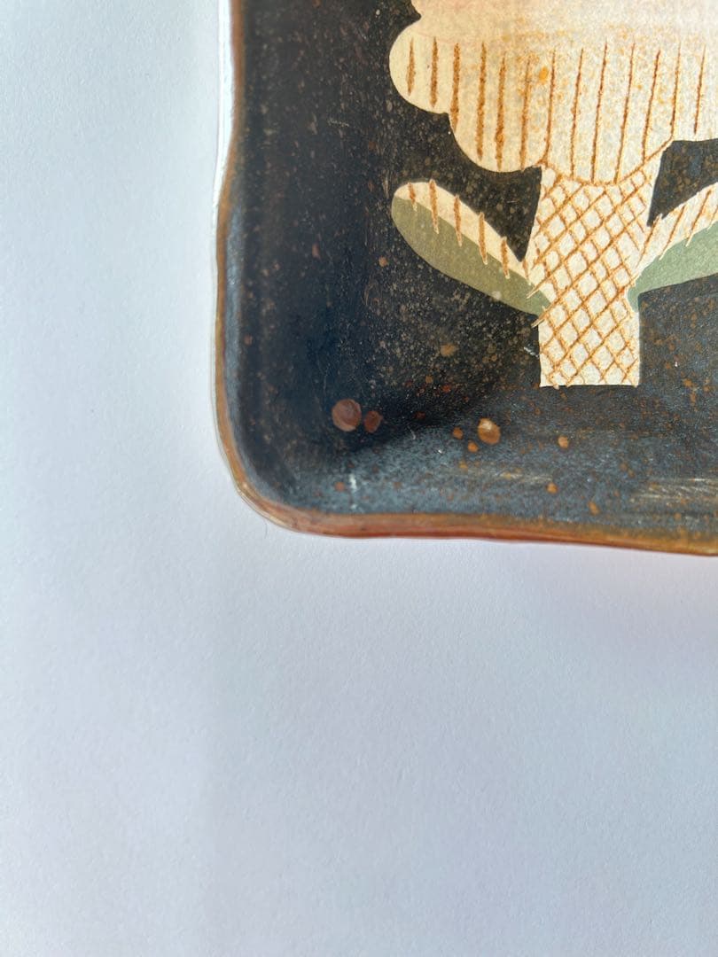 ほ*ゴ様 鹿児島睦　深さのある四角い器