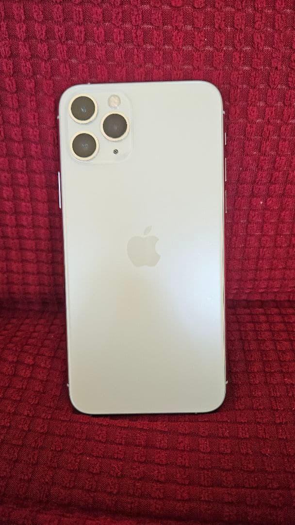 Apple iPhone 11 Pro シルバー 本体 中古 256GB