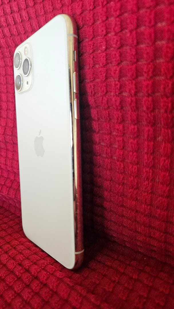 Apple iPhone 11 Pro シルバー 本体 中古 256GB