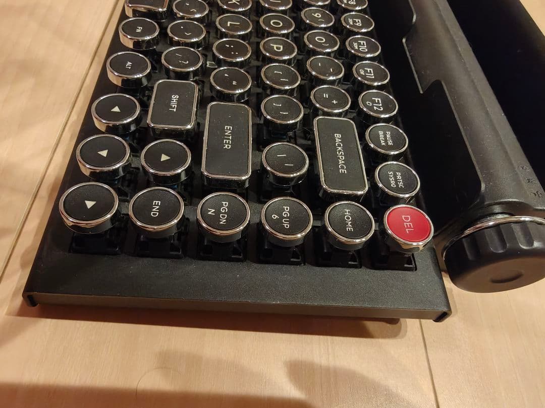 Qwerkywriterタイプレター式キーボード