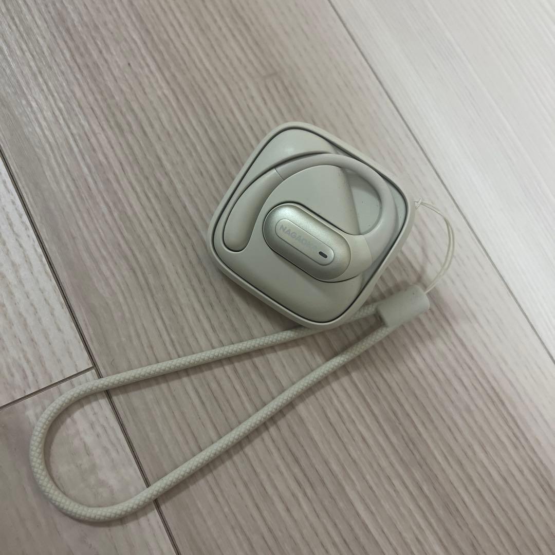 ホワイト ワイヤレスイヤホン 充電ケース付き 耳掛けイヤホン