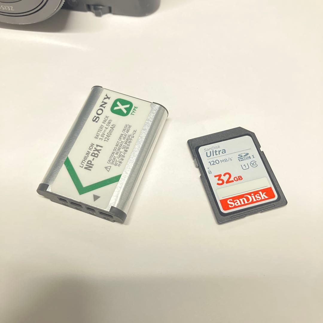 ポ*プ様 【訳あり】Sony RX100M5 デジタルカメラ【動作良好】