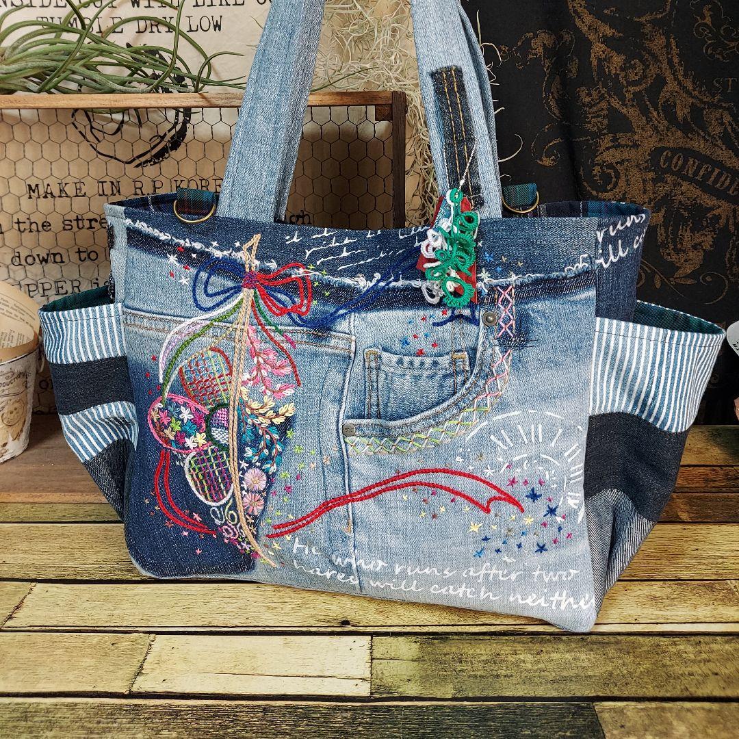 刺繍デニムバックNo.639　デニムリメイク　サイドポケット　チューリップバック