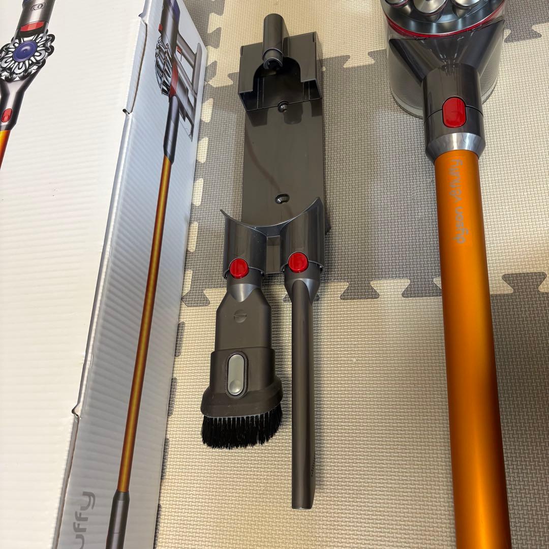 【中古】Dyson V8 Fluffy SV10FF フルセット