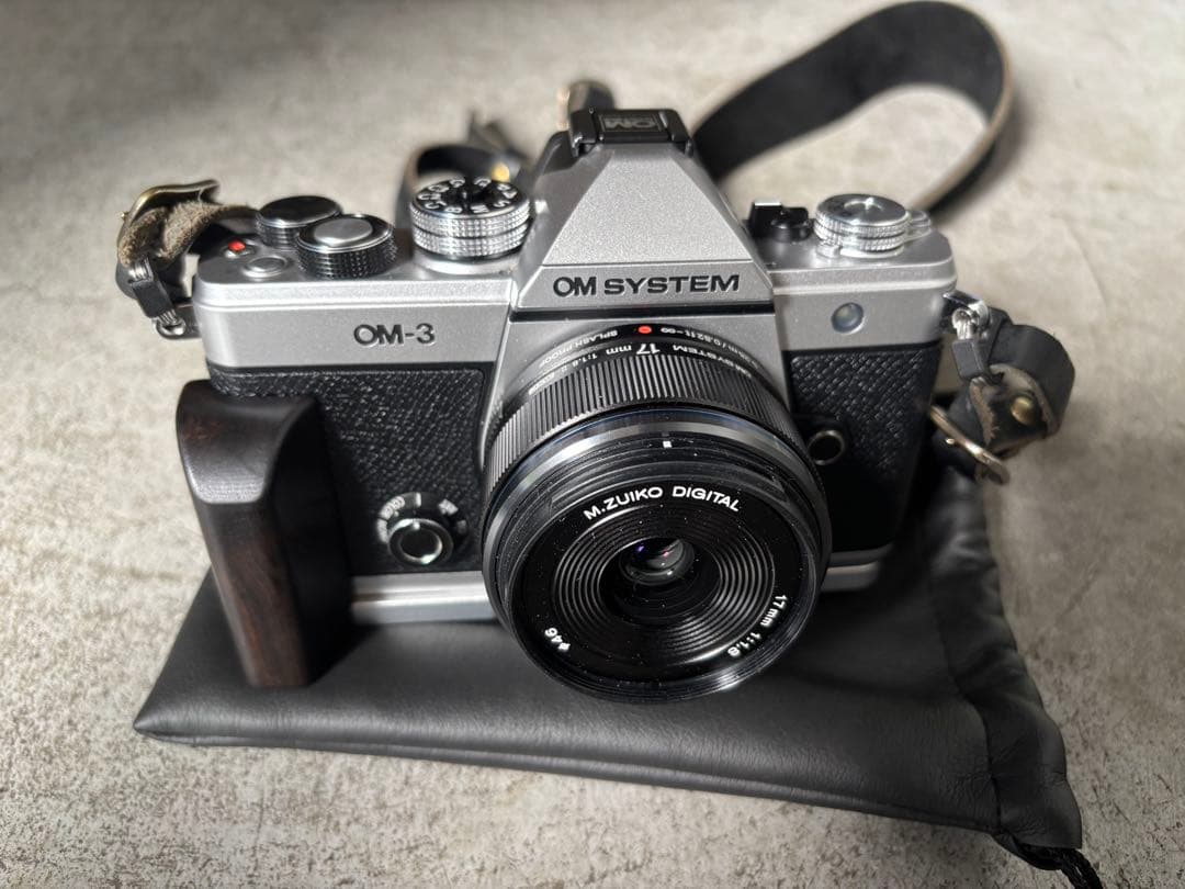 さ*こ様 カメラハンドグリップ　OM-3用