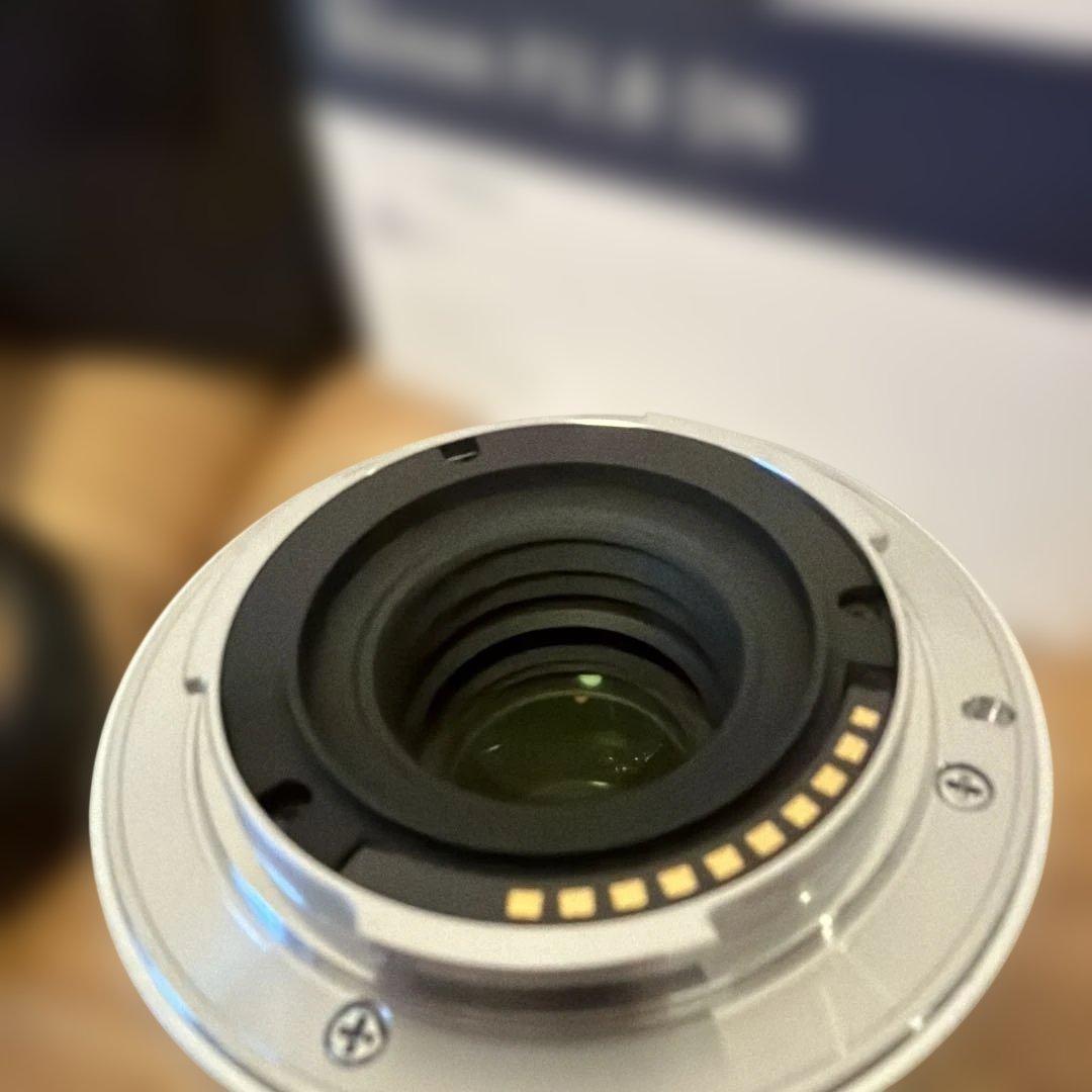 SIGMA 単焦点望遠レンズ Art 60mm F2.8 DN シルバー