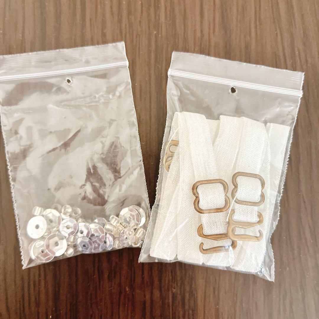 エミリアウィズ、ホワイトビジュードレス