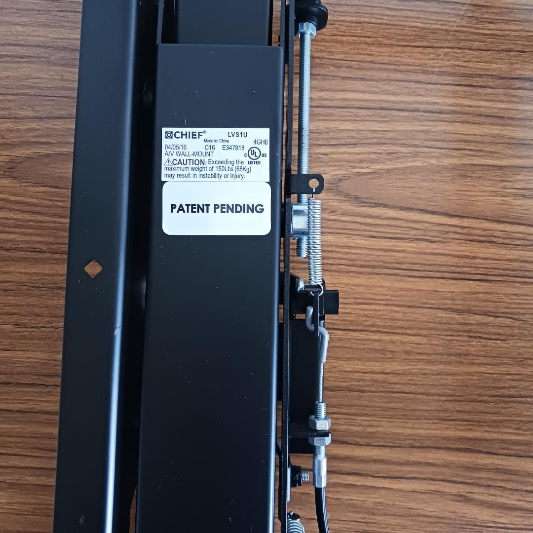 CHIEF ディスプレイマウント LVS1U 壁付タイプ　引出し機能付　横設置③