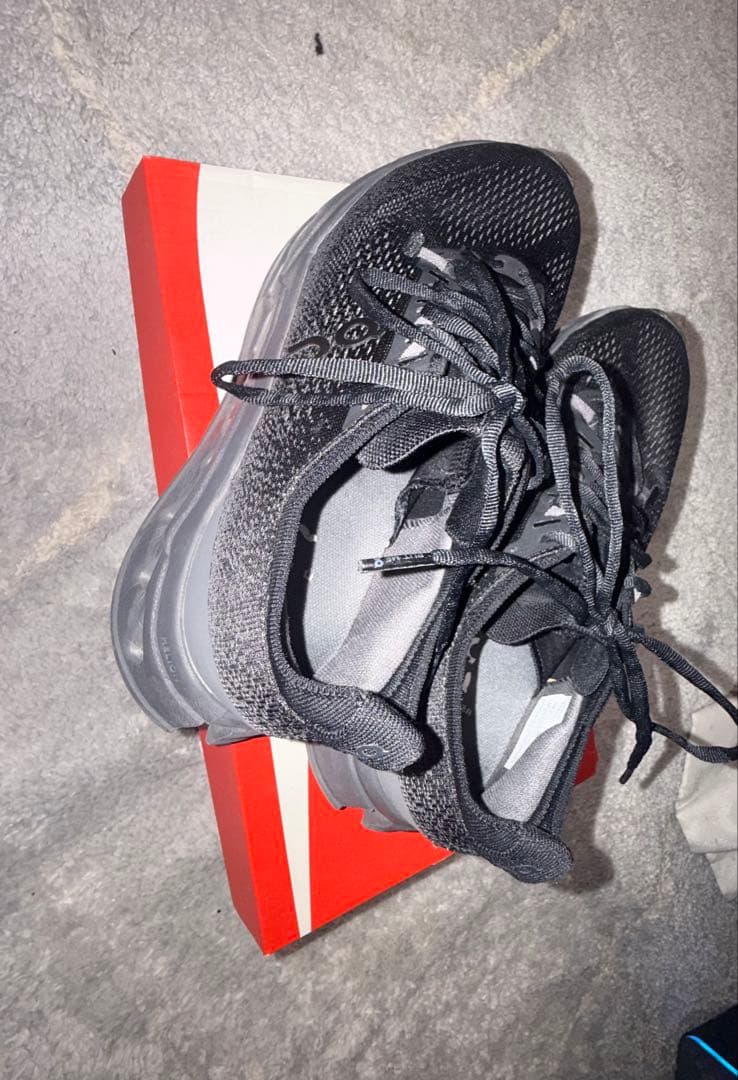 On Cloudsurfer Maxワイド 25.5