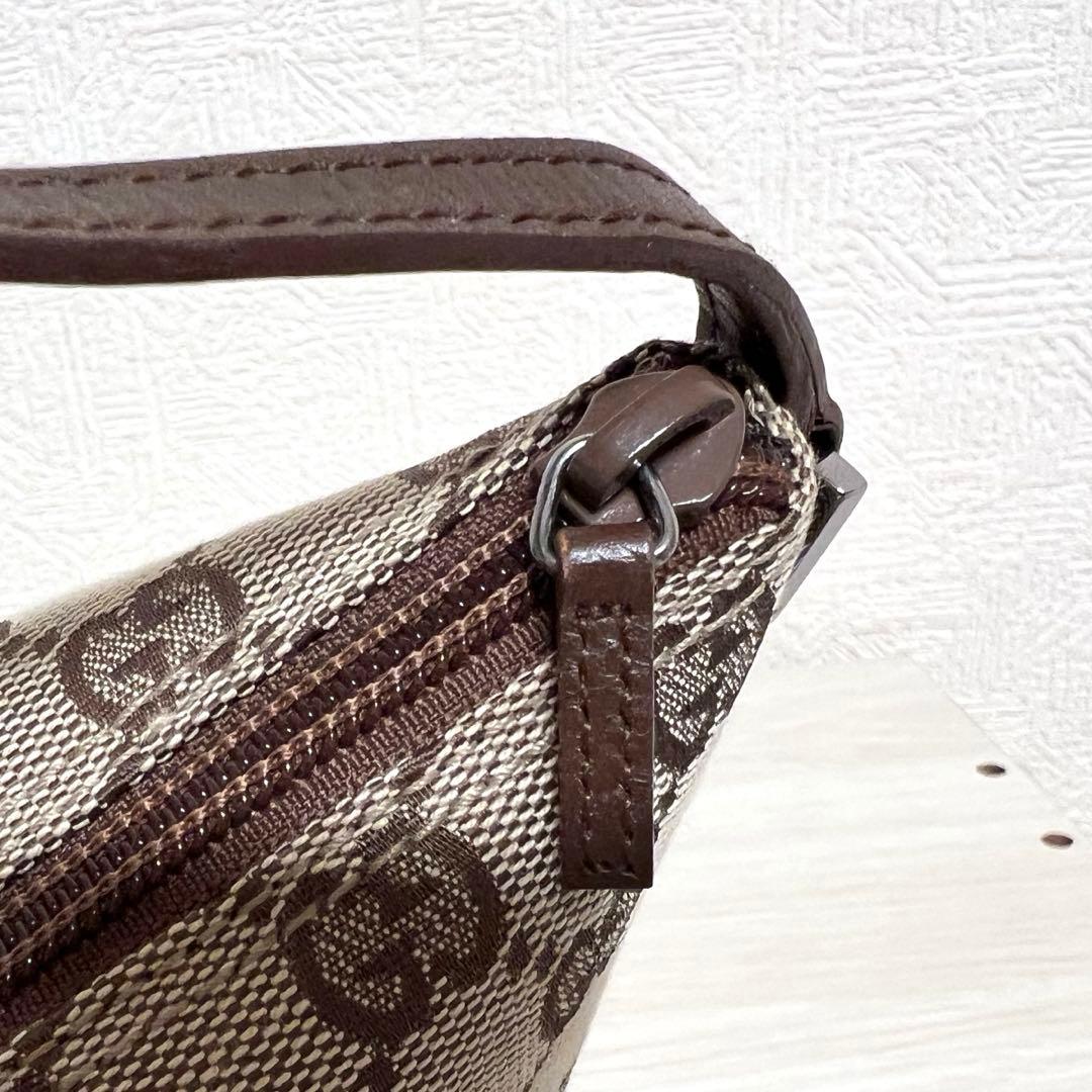 GUCCI グッチ　アクセサリーポーチ キャンバス地　GG ミニハンドバッグ