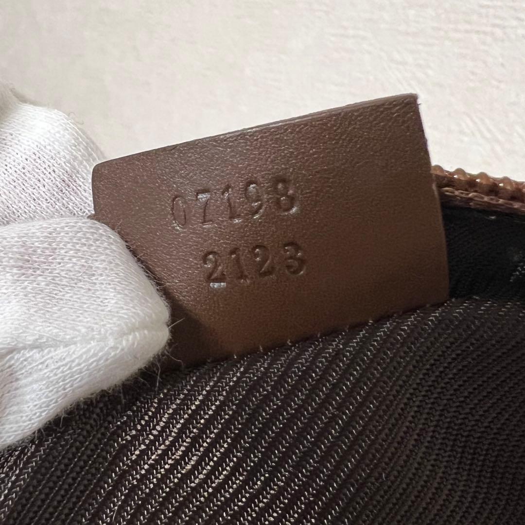 GUCCI グッチ　アクセサリーポーチ キャンバス地　GG ミニハンドバッグ