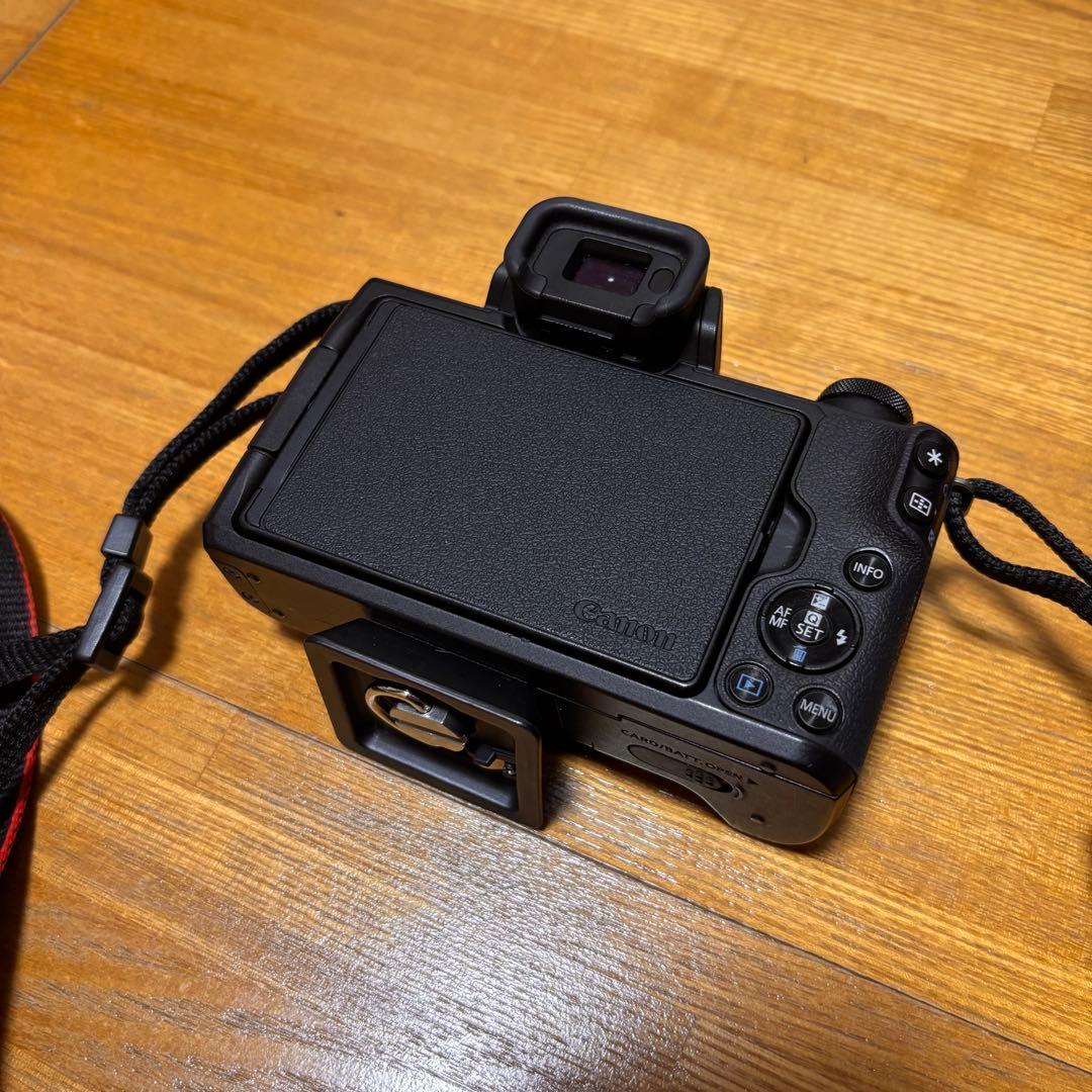 Canon EOS Kiss M ダブルズームキット ＋ おまけ付き