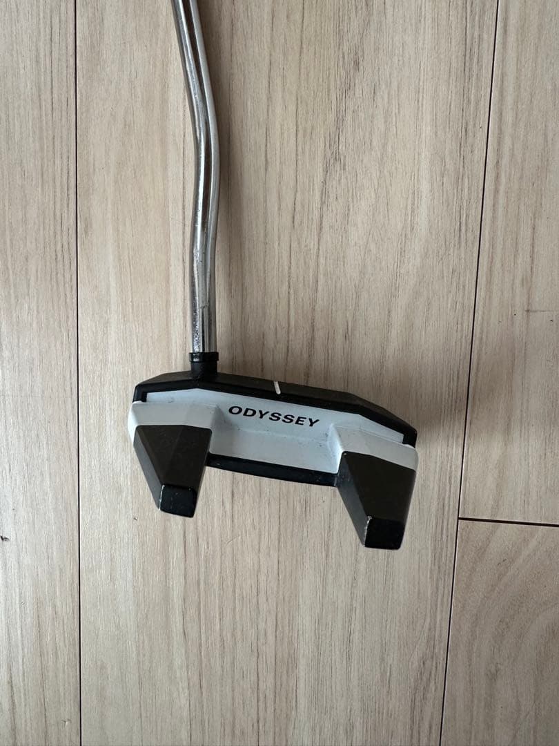 ODYSSEY ホワイトホット　VERSA SEVEN（右利き用）　パター