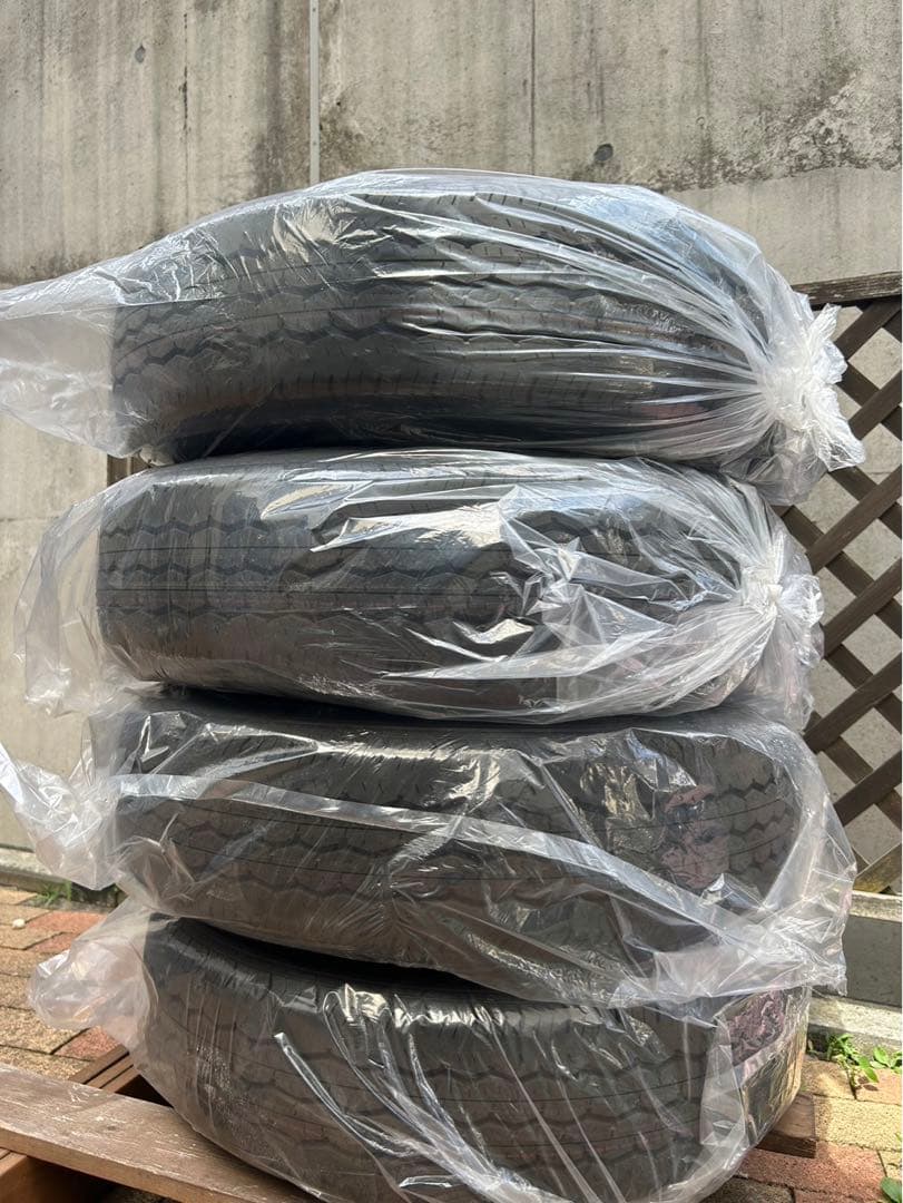 ハイエース　195/80R15 タイヤホイール4本セット　新車外し
