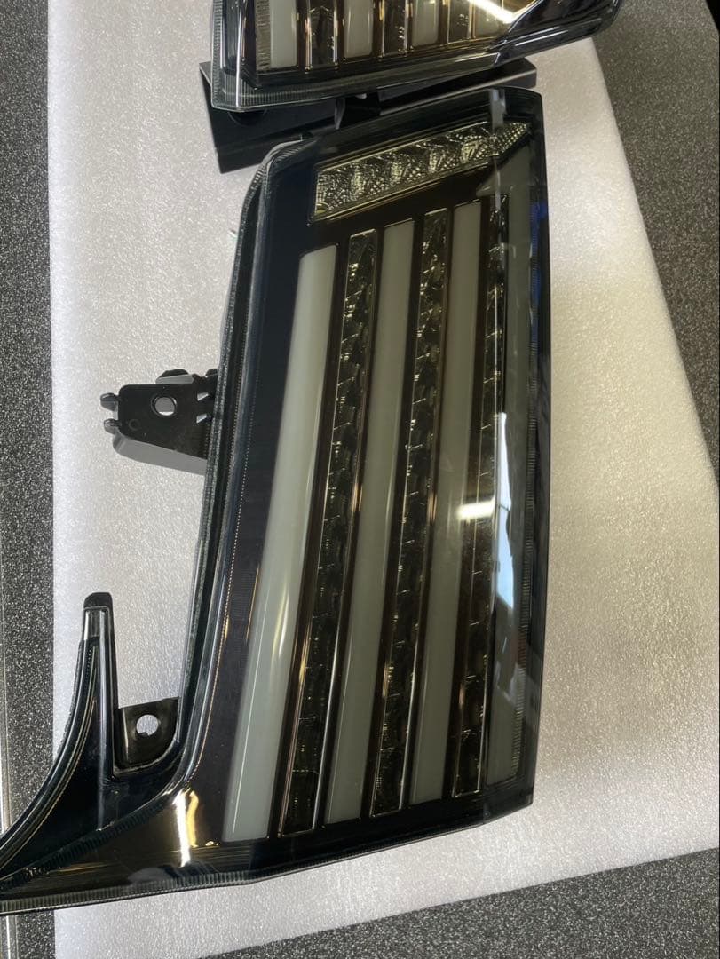 新年最終セール‼️Valenti ULTRA JEWELED TAIL LAMP