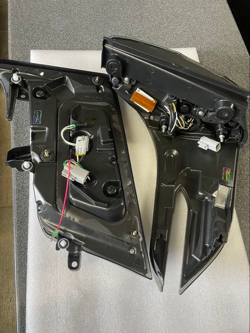 新年最終セール‼️Valenti ULTRA JEWELED TAIL LAMP