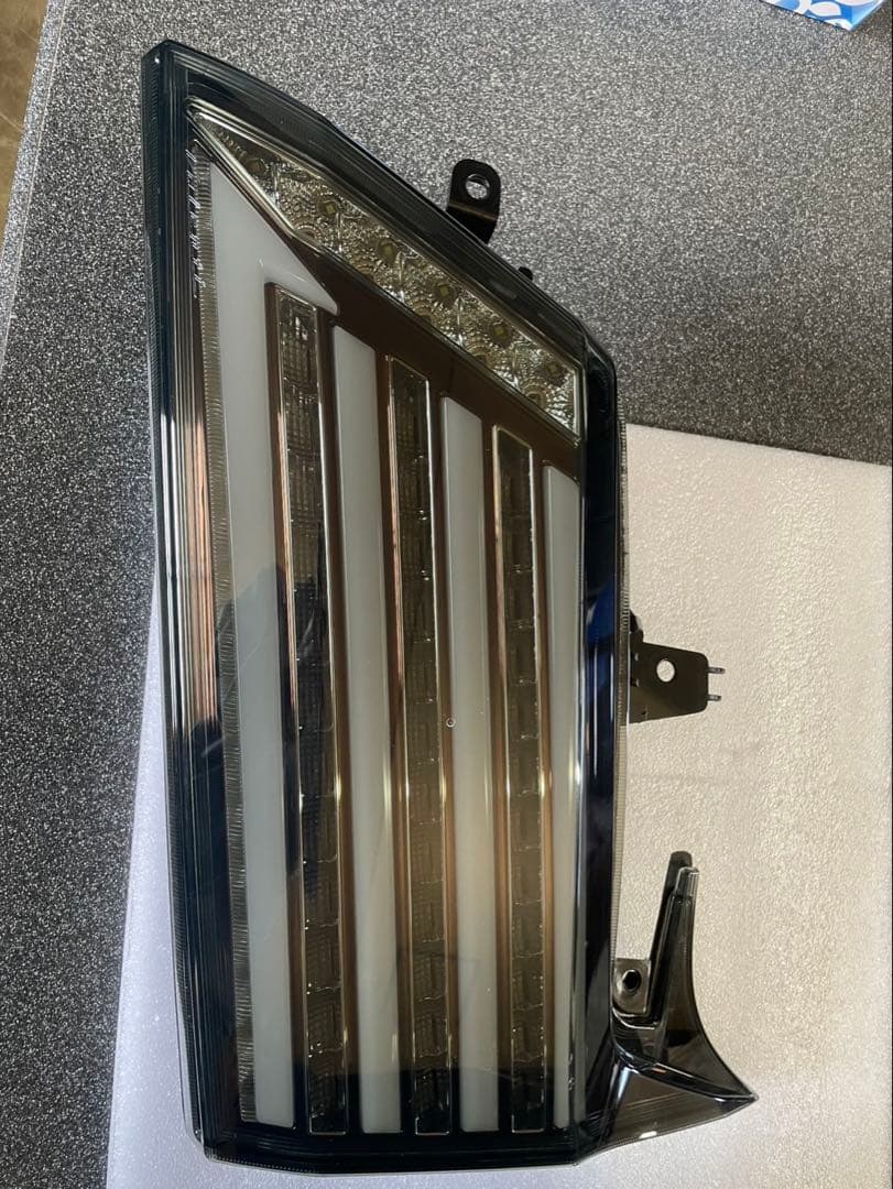 新年最終セール‼️Valenti ULTRA JEWELED TAIL LAMP