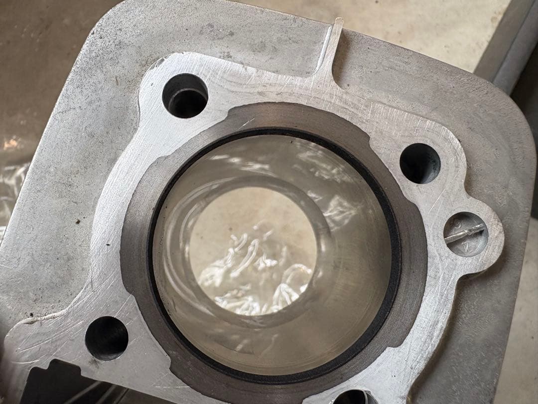 ド*ト様 XR100モタード　純正エンジン部品　シリンダーピストン、クランク、カ