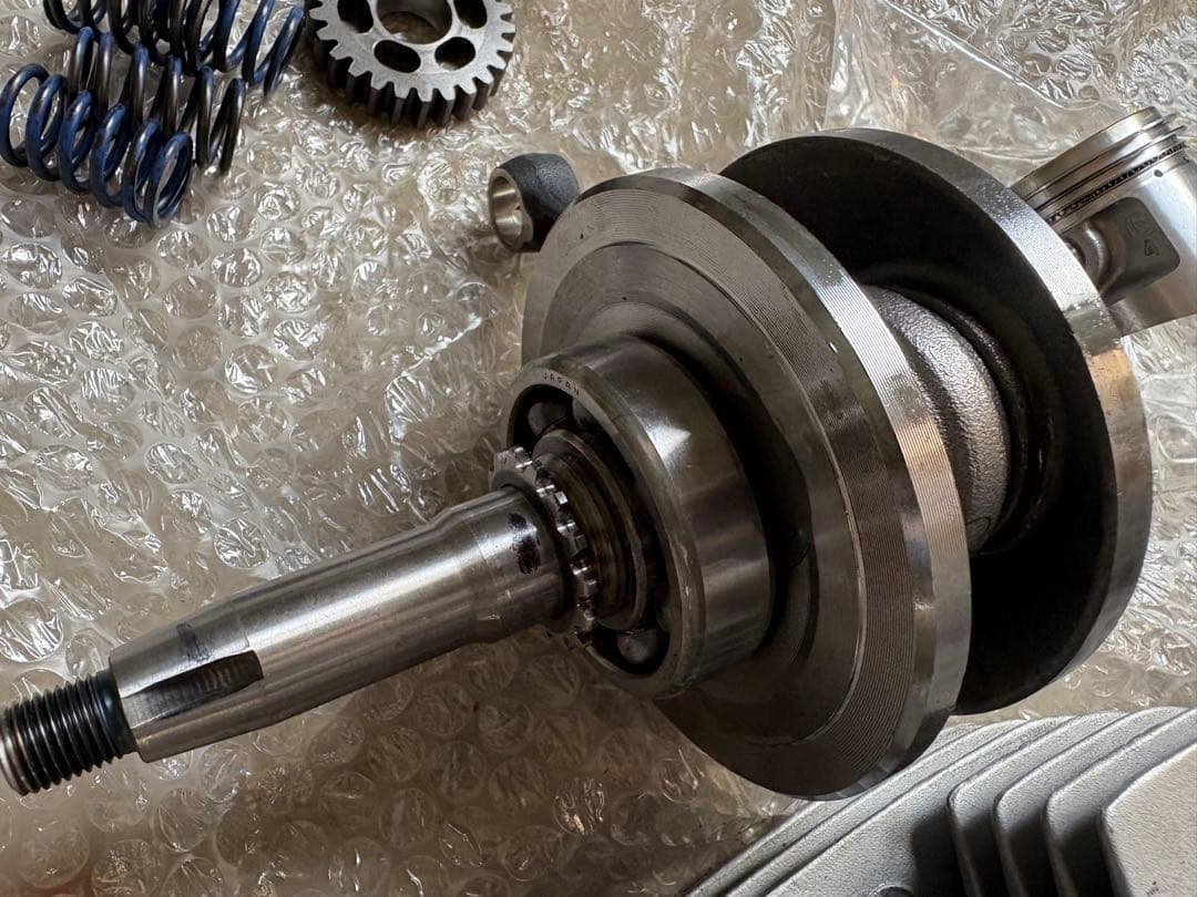 ド*ト様 XR100モタード　純正エンジン部品　シリンダーピストン、クランク、カ