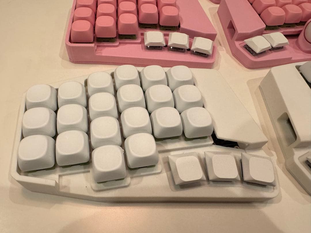 【新品】keyball44 フルフェイスケース　白　純正トラボケース　完成品