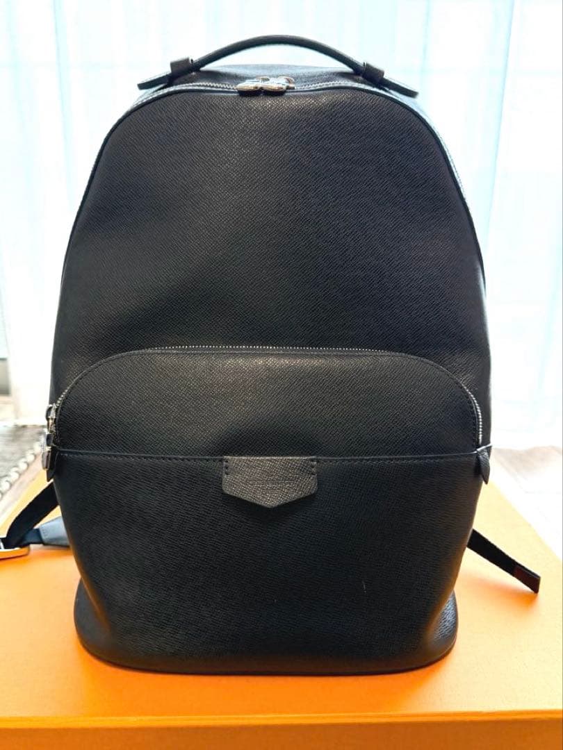 ルイヴィトン　 アントン　バックパック　ネイビー【中古】
